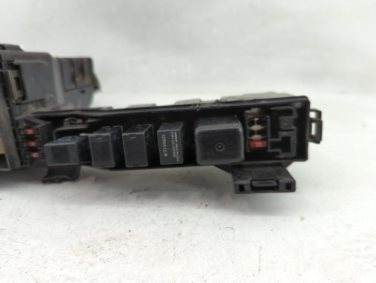 2000-2001 Toyota Camry Fusebox Fuse Box Panel Relay Module Fits Fits 1999 2000 2001 2002 2003 OEM Used Auto Parts - Oemuseda