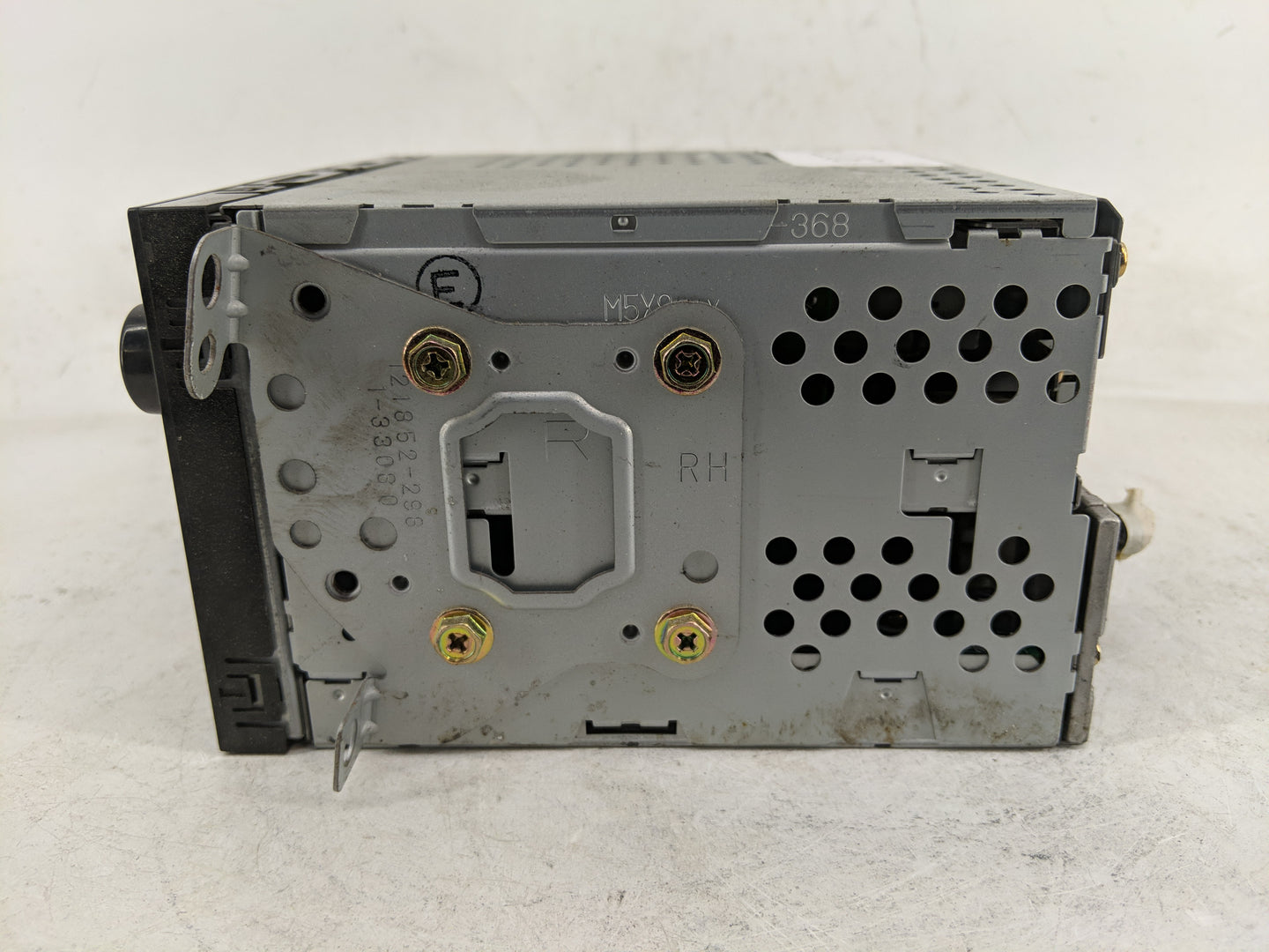 2000-2001 Toyota Camry Radio AM FM Cd Player Receiver Replacement P/N:86120-0C020 Fits Fits 1999 2000 2001 2002 2003 OEM Use