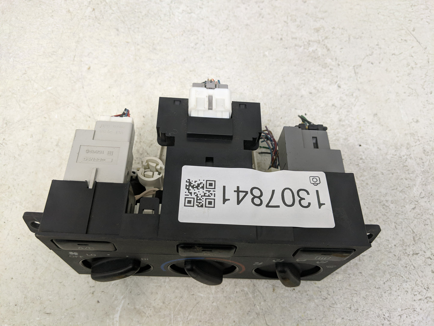 1999-2001 Toyota Camry Climate Control Module Temperature AC/Heater Replacement Fits Fits 1999 2000 2001 OEM Used Auto Parts