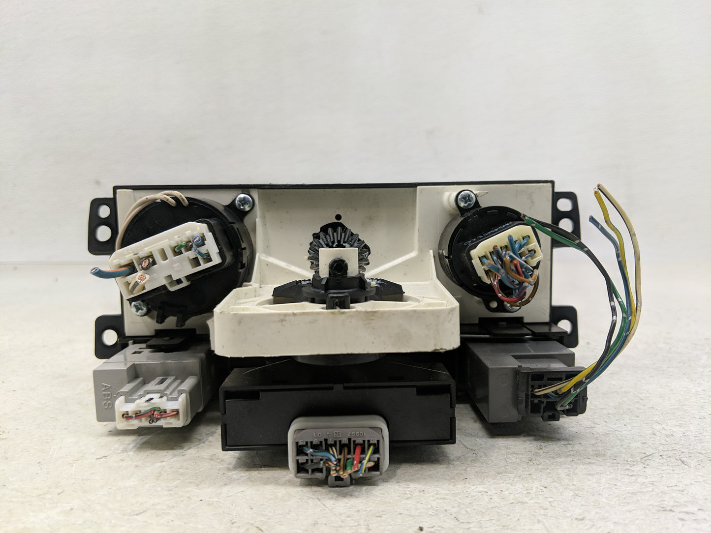 1999-2001 Toyota Camry Climate Control Module Temperature AC/Heater Replacement Fits Fits 1999 2000 2001 OEM Used Auto Parts