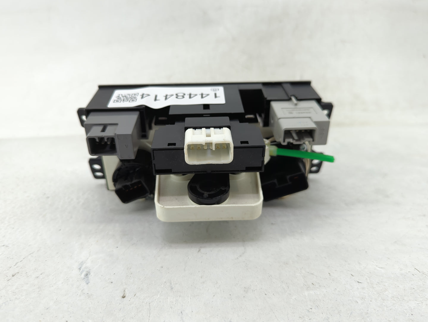 1999-2001 Toyota Camry Climate Control Module Temperature AC/Heater Replacement P/N:158926 Fits Fits 1999 2000 2001 OEM Used