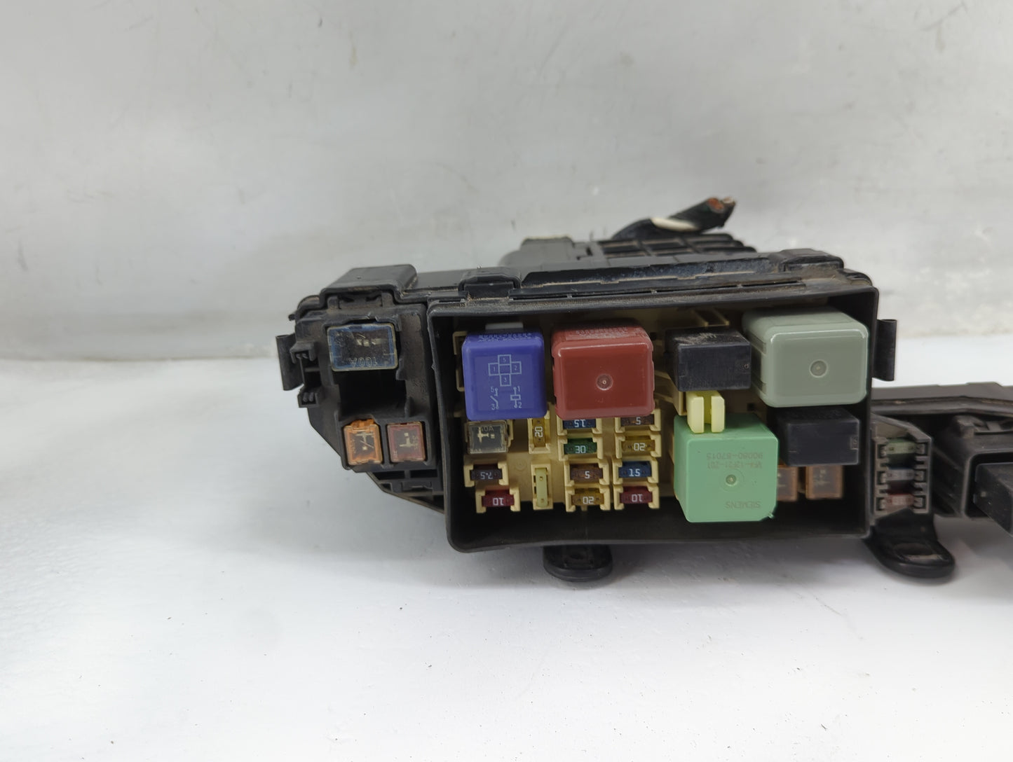 2000-2001 Toyota Camry Fusebox Fuse Box Panel Relay Module Fits Fits 1999 2000 2001 2002 2003 OEM Used Auto Parts - Oemuseda