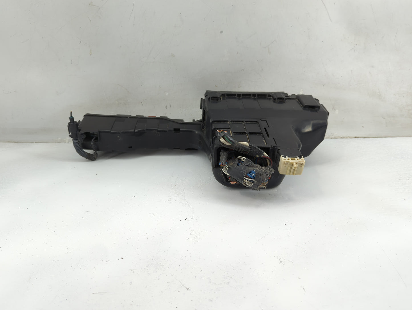 2000-2001 Toyota Camry Fusebox Fuse Box Panel Relay Module Fits Fits 1999 2000 2001 2002 2003 OEM Used Auto Parts - Oemuseda