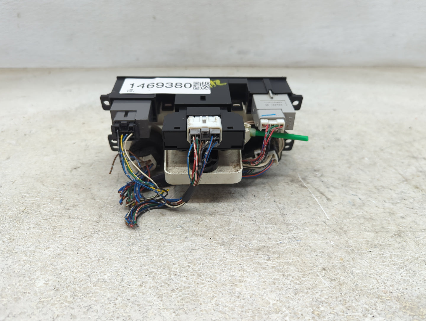 1999-2001 Toyota Camry Climate Control Module Temperature AC/Heater Replacement P/N:158926 Fits Fits 1999 2000 2001 OEM Used