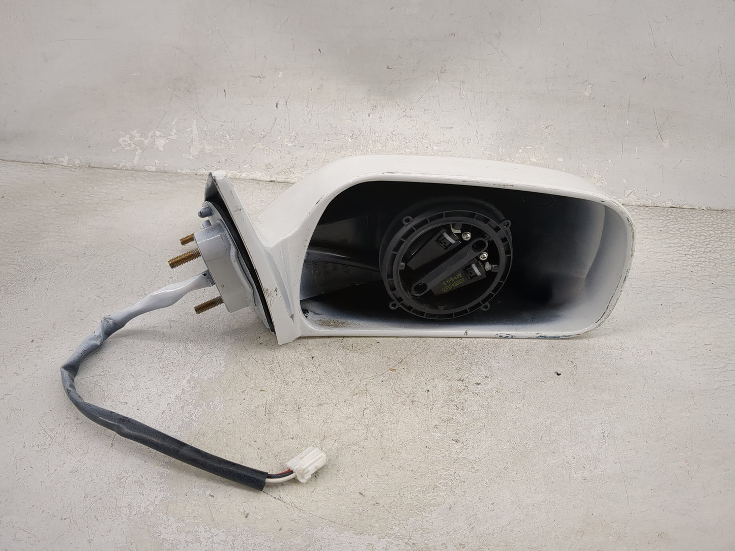 1997-2001 Toyota Camry Passenger Side View Mirror - Right Door Mirror OEM Used - Oemusedautoparts1.com