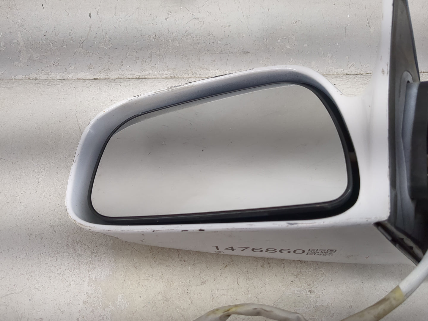 1997-2001 Toyota Camry Driver Side View Mirror - Left Door Mirror OEM Used - Oemusedautoparts1.com