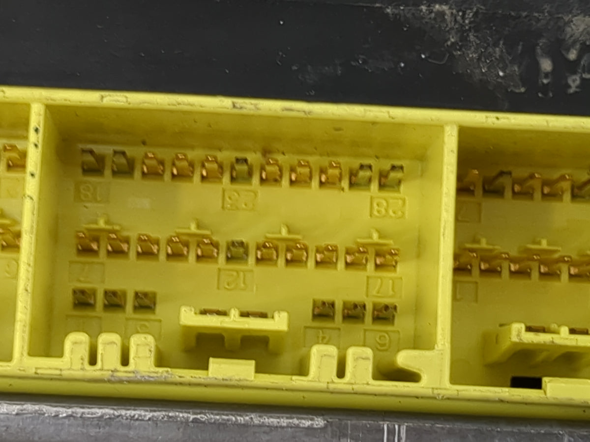 1999-2001 Toyota Camry Safety Restraint Srs Airbag Control Module - Oemusedautoparts1.com