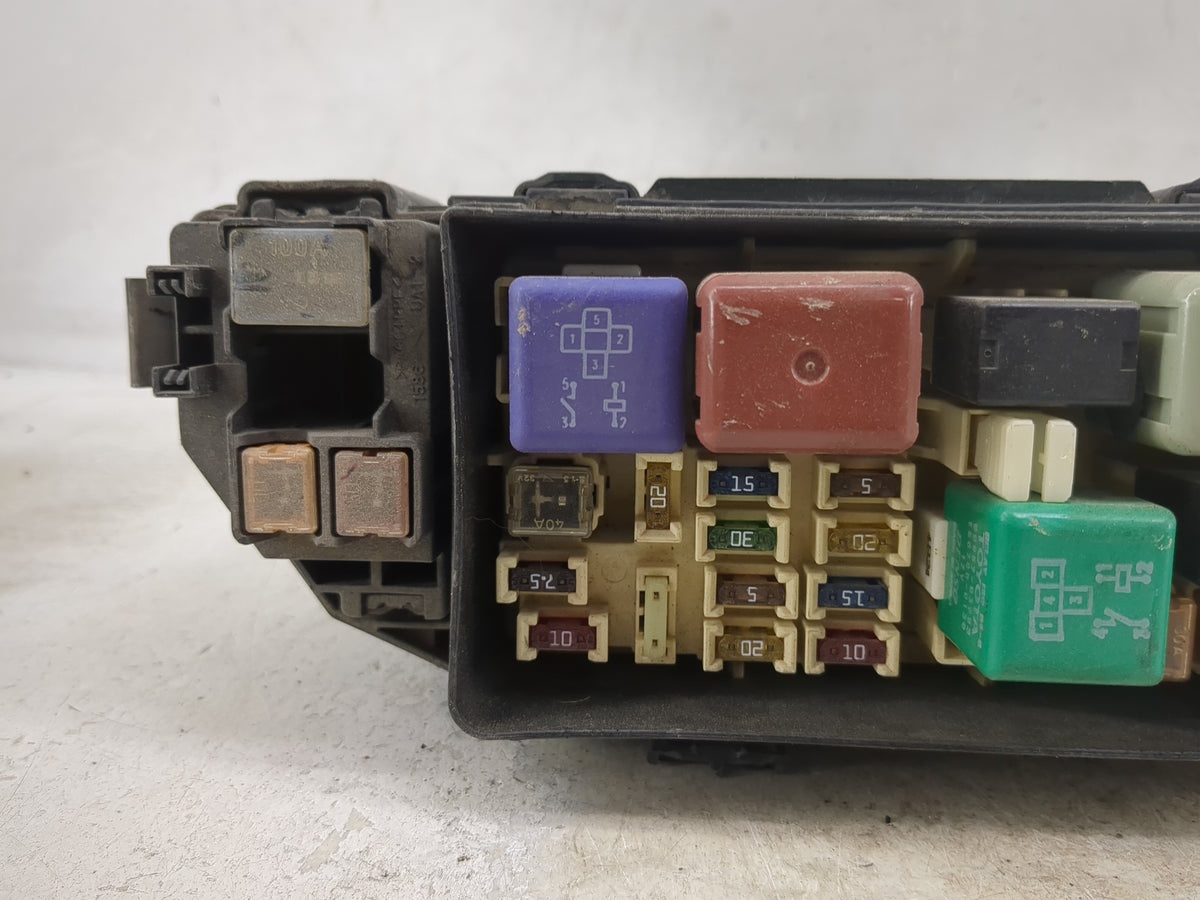 2000 Toyota Camry Fusebox Fuse Box Panel Relay Module P/N:031500 Fits OEM Used Auto Parts - Oemusedautoparts1.com