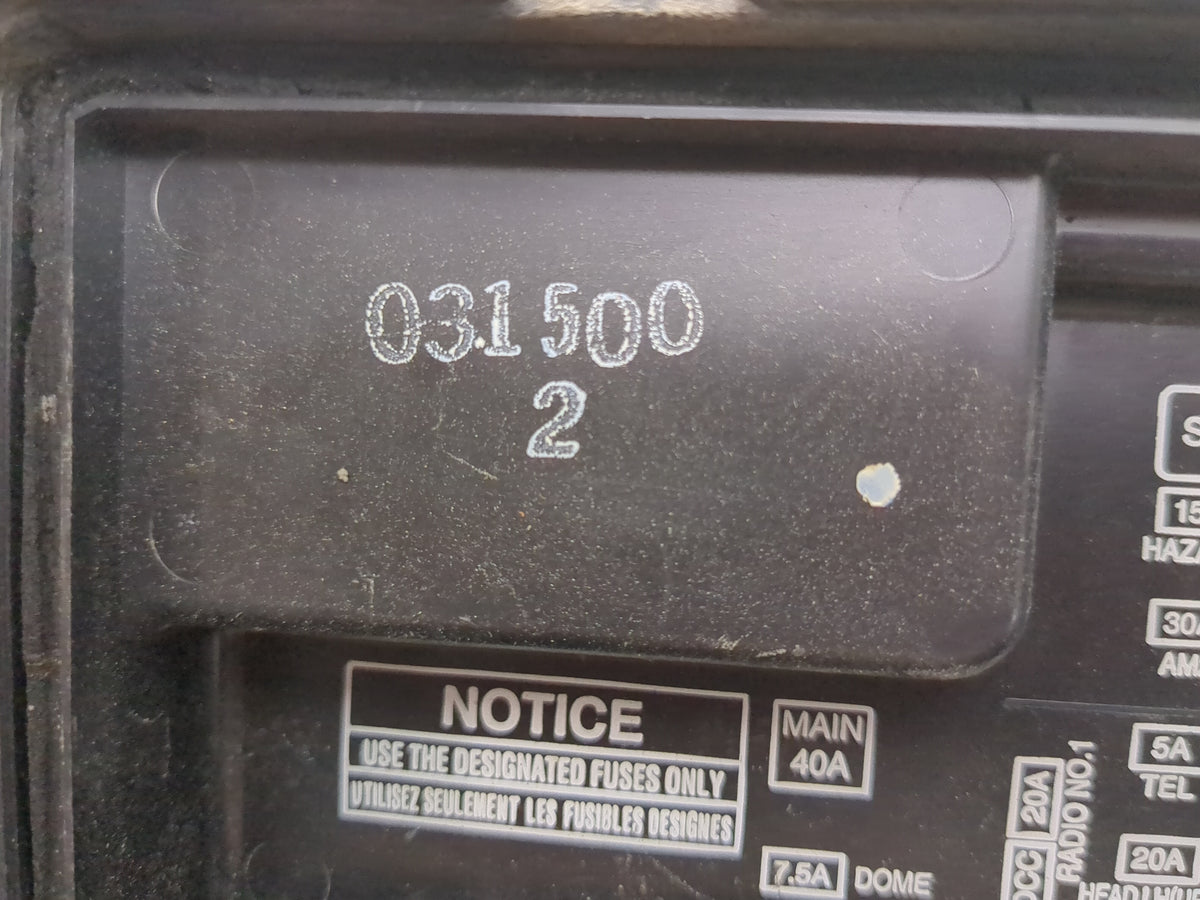 2000 Toyota Camry Fusebox Fuse Box Panel Relay Module P/N:031500 Fits OEM Used Auto Parts - Oemusedautoparts1.com
