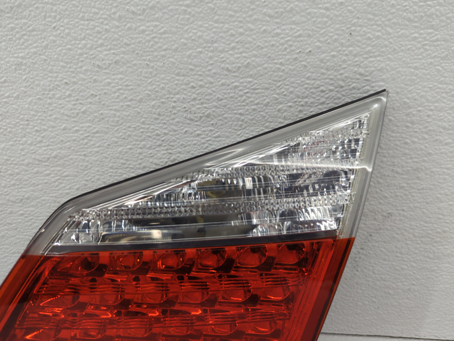 2000-2001 Toyota Camry Tail Light Assembly Driver Left OEM P/N:12215 Fits Fits 2000 2001 OEM Used Auto Parts - Oemusedautopa