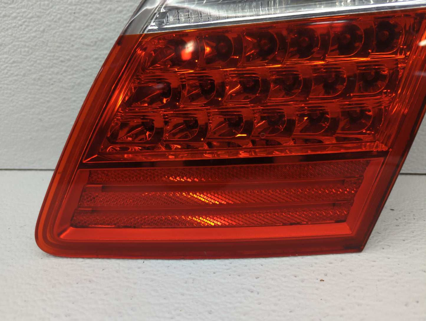 2000-2001 Toyota Camry Tail Light Assembly Driver Left OEM P/N:12215 Fits Fits 2000 2001 OEM Used Auto Parts - Oemusedautopa