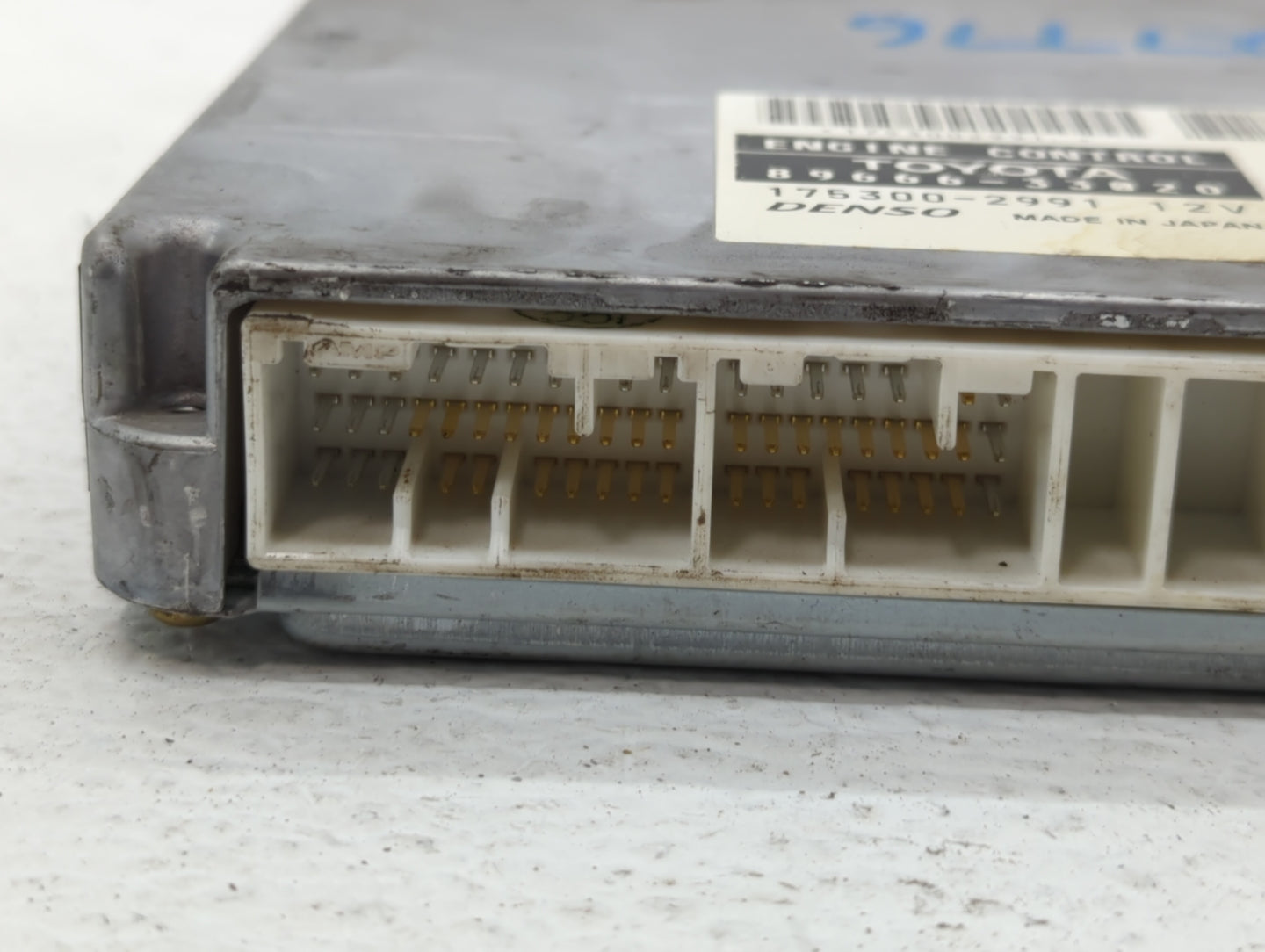 2000 Toyota Camry PCM Engine Control Computer ECU ECM PCU OEM P/N:89666-06120 89666-33020, 89666-33021, 89666-06041 Fits OEM