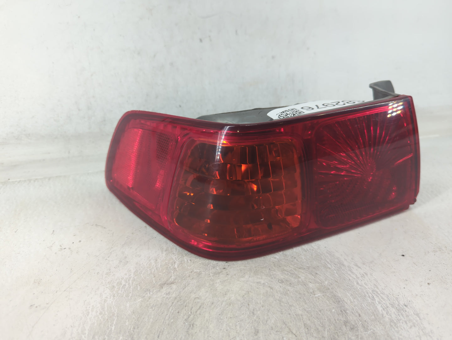 2000-2001 Toyota Camry Tail Light Assembly Passenger Right OEM Fits Fits 2000 2001 OEM Used Auto Parts - Oemusedautoparts1.c