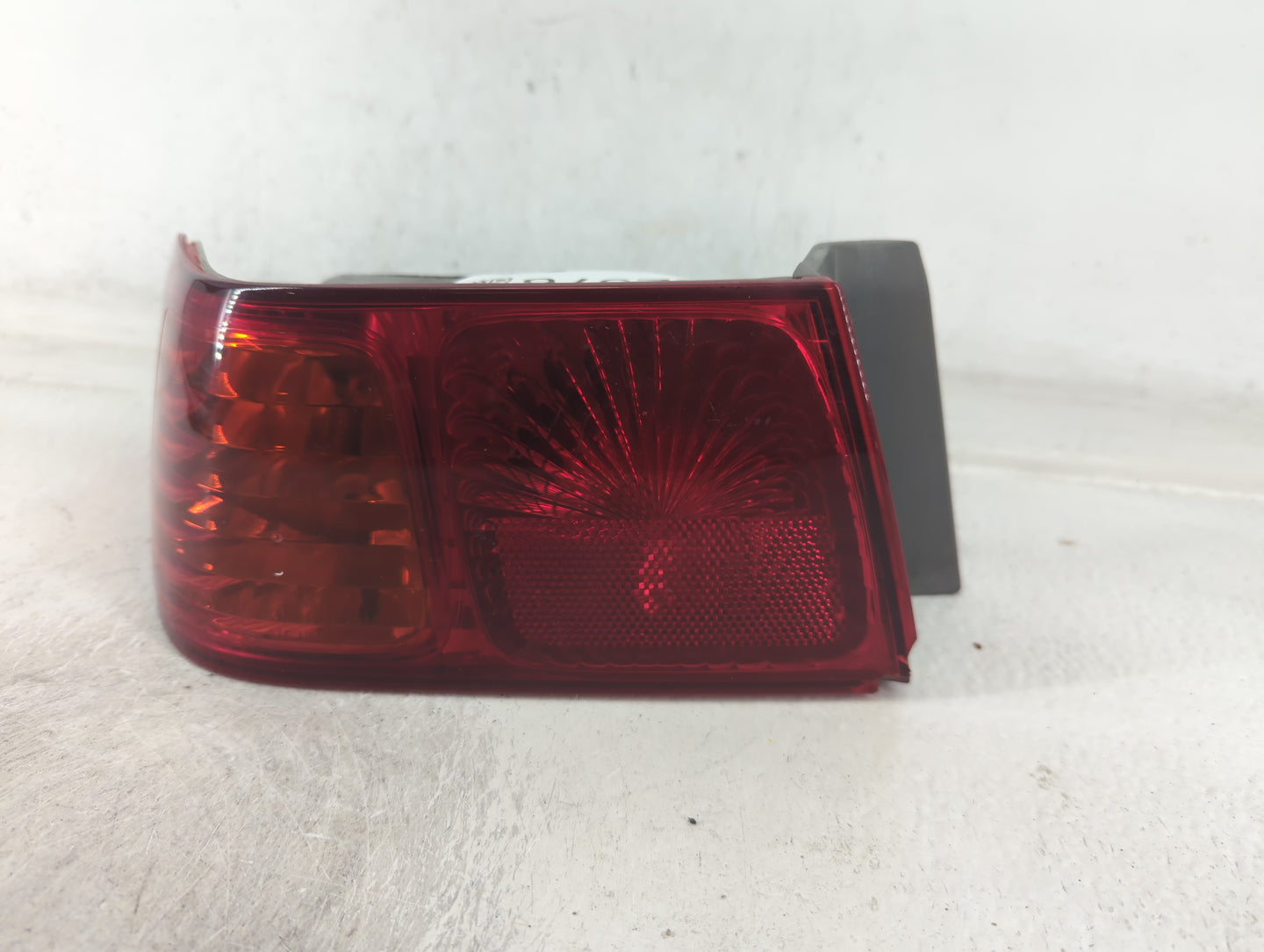 2000-2001 Toyota Camry Tail Light Assembly Passenger Right OEM Fits Fits 2000 2001 OEM Used Auto Parts - Oemusedautoparts1.c
