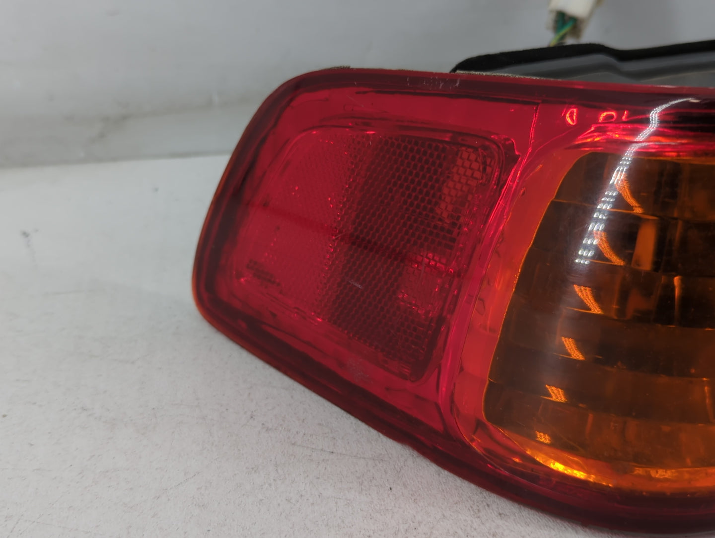 2000 Toyota Camry Tail Light Assembly Passenger Right OEM P/N:08-312-1933L-F Fits OEM Used Auto Parts - Oemusedautoparts1.co