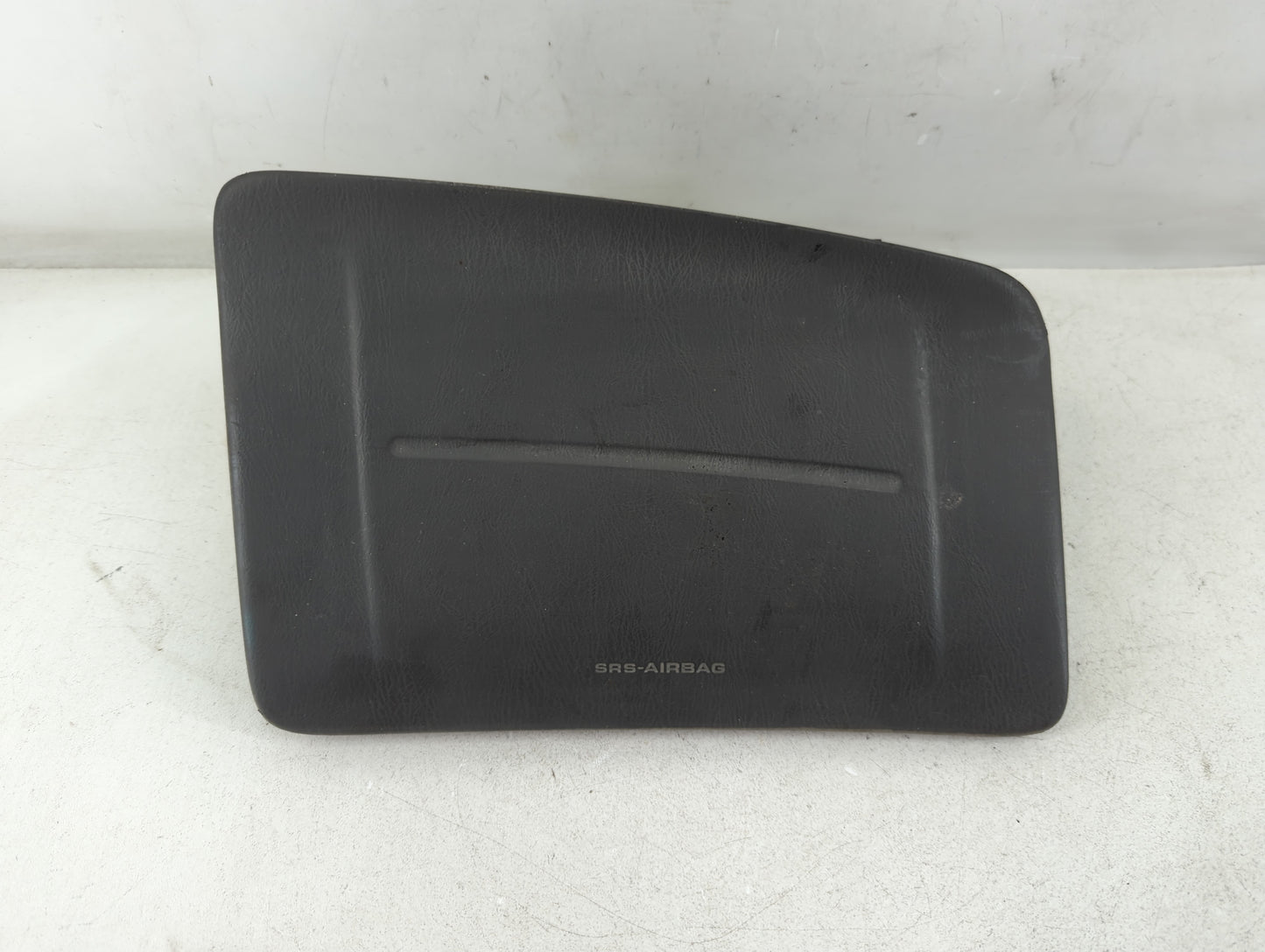 2000-2001 Toyota Camry Air Bag Driver Left Knee OEM P/N:1031BB500L87 F09 Fits Fits 2000 2001 OEM Used Auto Parts - Oemusedau