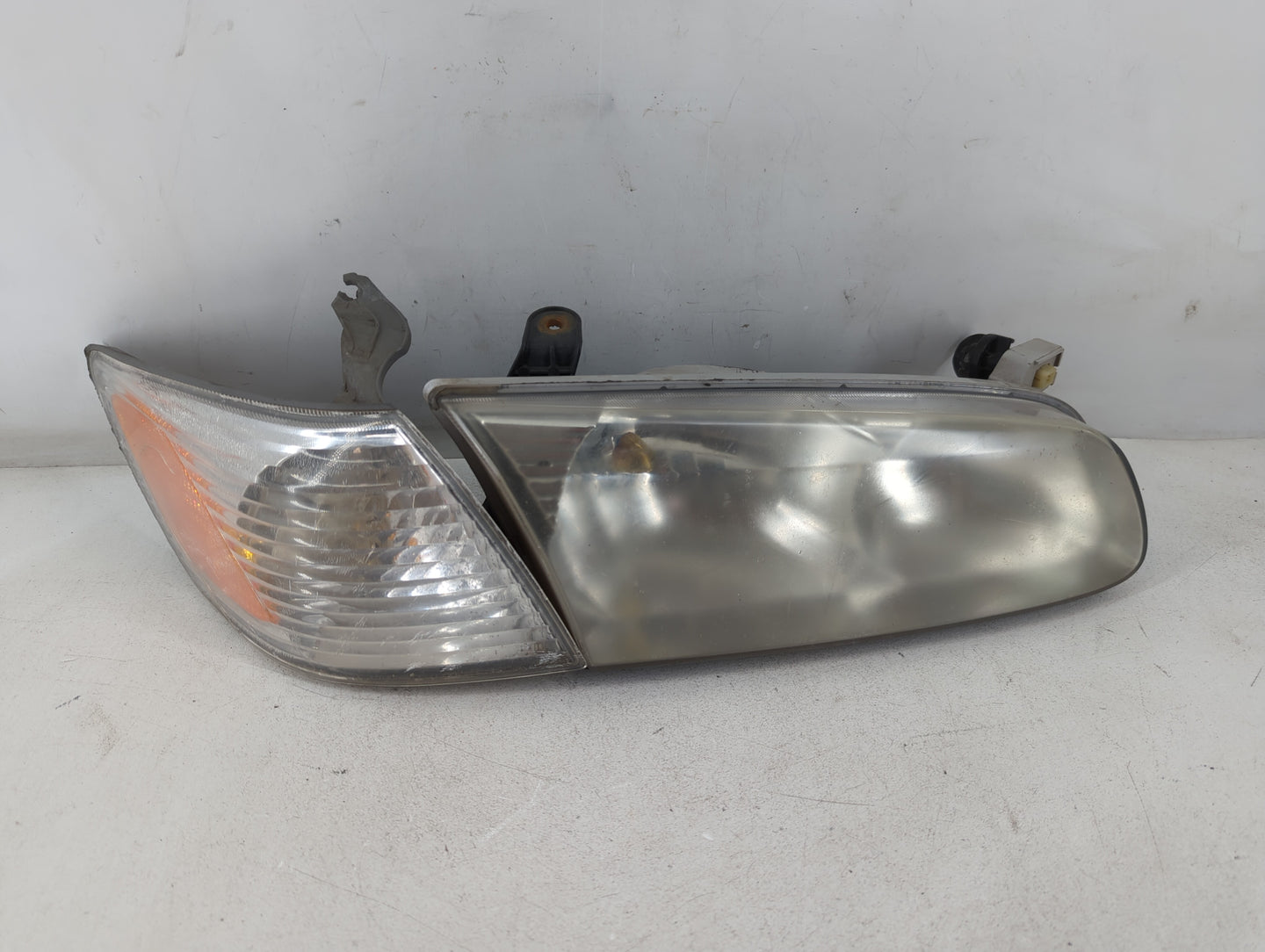 Toyota Camry Passenger Right Oem Head Light Headlight Lamp - Oemusedautoparts1.com
