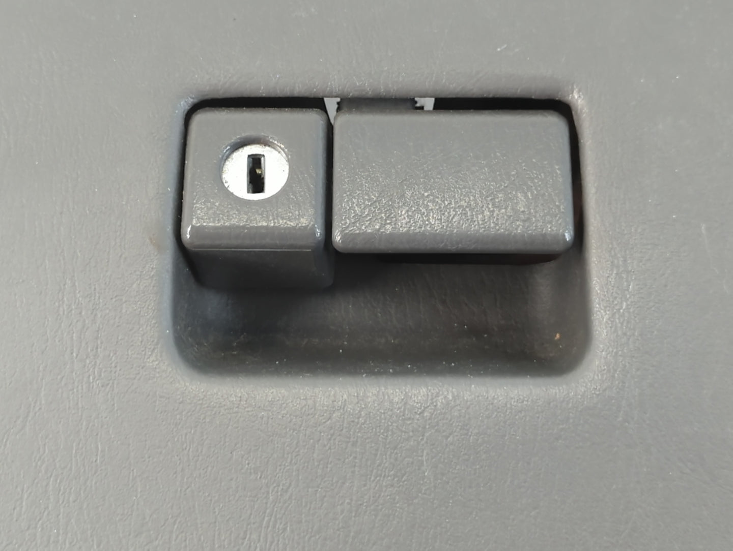 2000 Toyota Camry Passenger Glove Box Door Storage Compartment 855413 - Oemusedautoparts1.com
