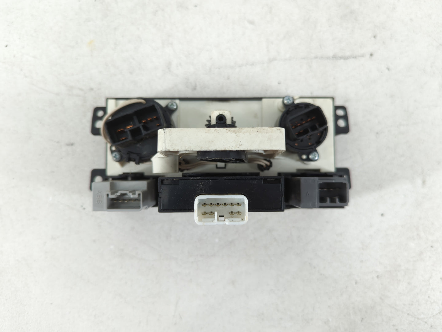 2000 Toyota Camry Climate Control Module Temperature AC/Heater Replacement P/N:041100B Fits OEM Used Auto Parts - Oemusedaut
