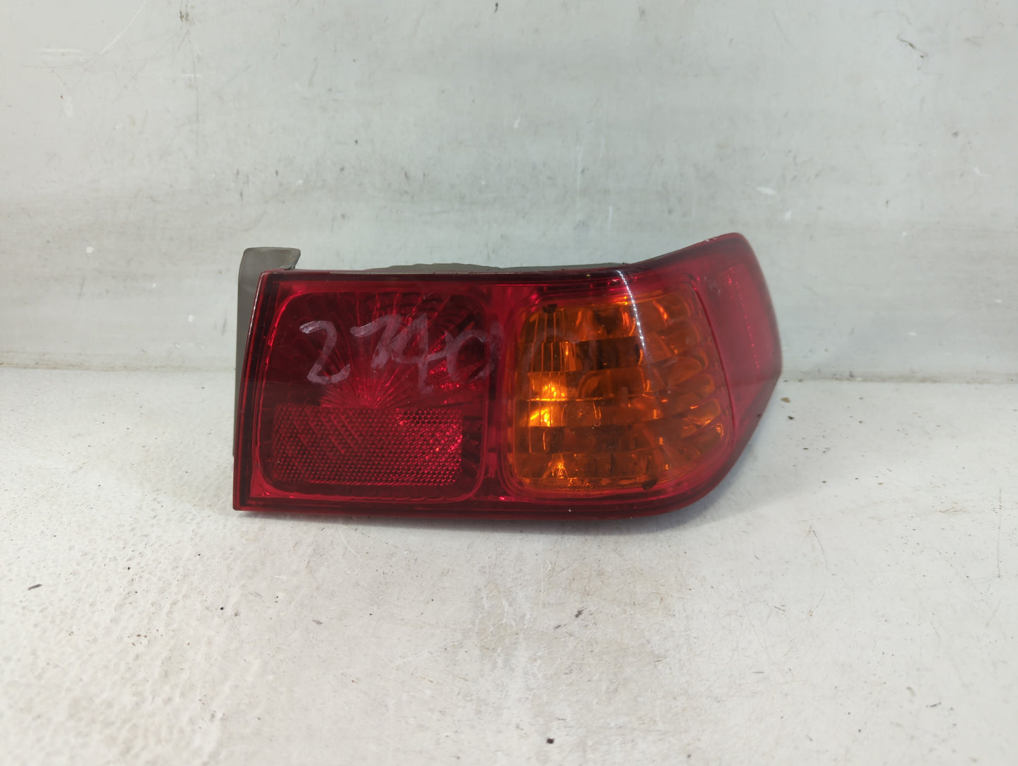 2000-2001 Toyota Camry Tail Light Assembly Passenger Right OEM Fits Fits 2000 2001 OEM Used Auto Parts - Oemusedautoparts1.c