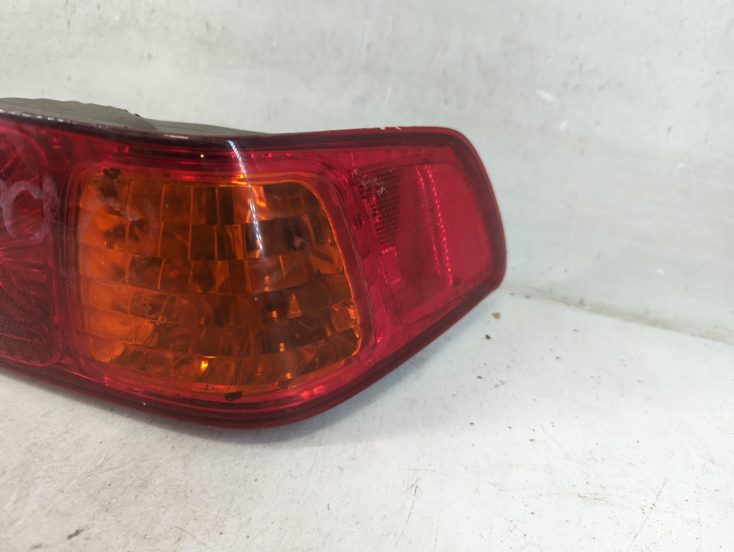 2000-2001 Toyota Camry Tail Light Assembly Passenger Right OEM Fits Fits 2000 2001 OEM Used Auto Parts - Oemusedautoparts1.c