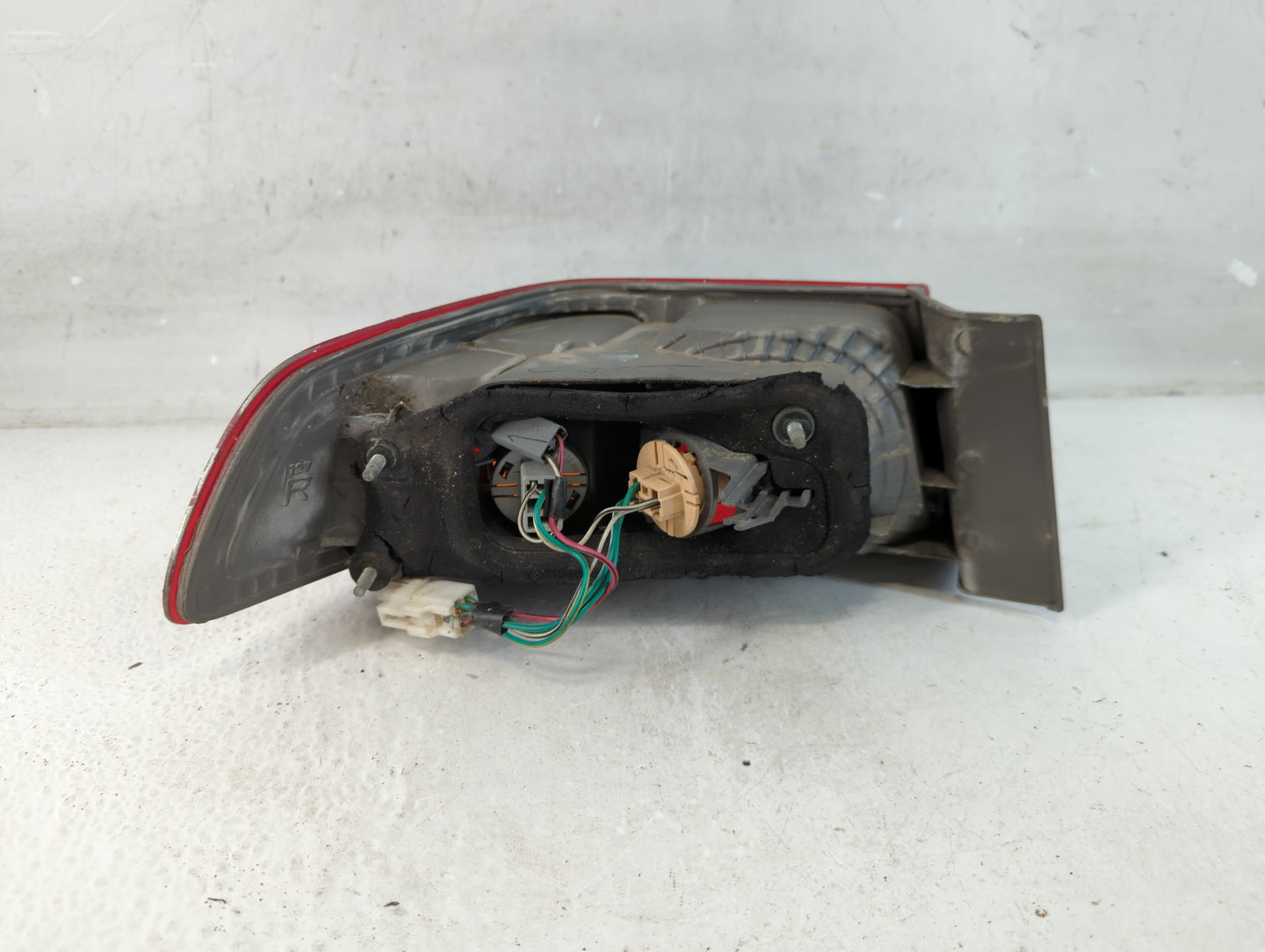 2000-2001 Toyota Camry Tail Light Assembly Passenger Right OEM Fits Fits 2000 2001 OEM Used Auto Parts - Oemusedautoparts1.c
