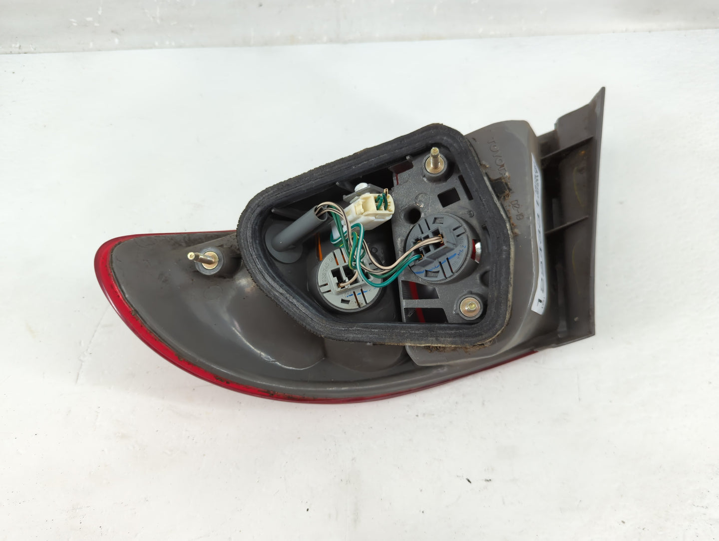 1998-2002 Toyota Corolla Tail Light Assembly Driver Left OEM Fits Fits 1998 1999 2000 2001 2002 OEM Used Auto Parts - Oemuse