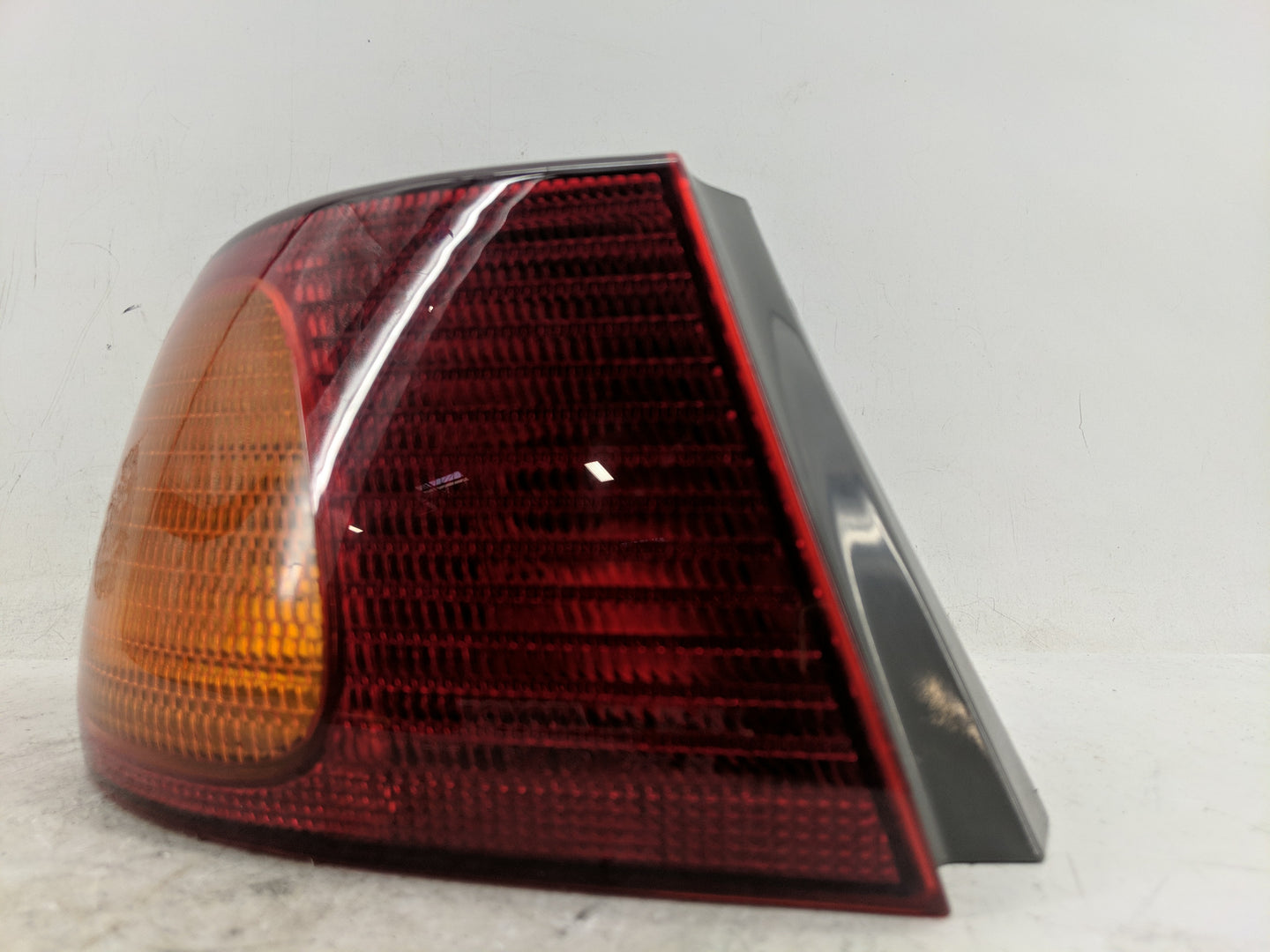 1998-2002 Toyota Corolla Tail Light Assembly Driver Left OEM P/N:938 744 00 Fits Fits 1998 1999 2000 2001 2002 OEM Used Auto