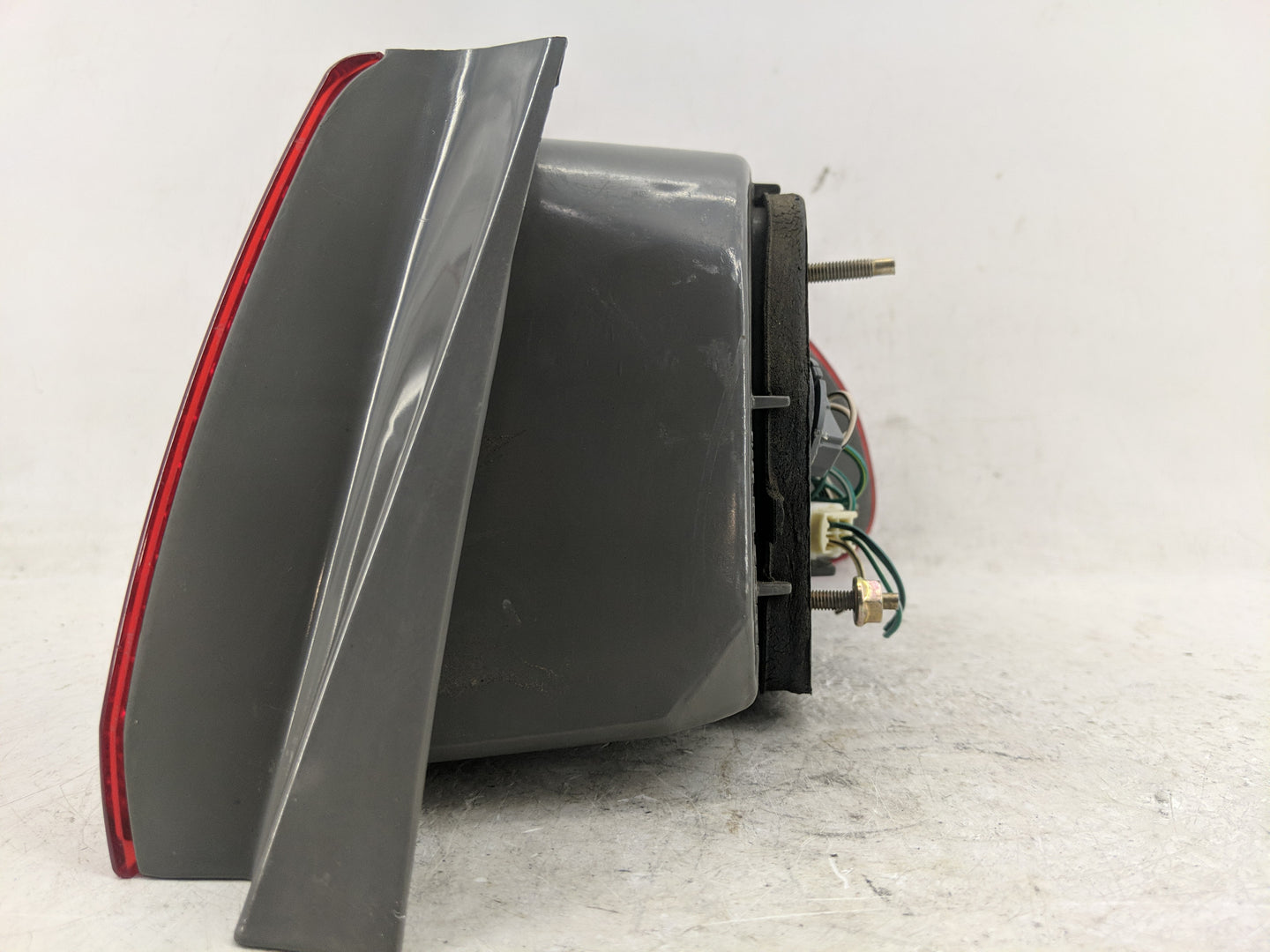 1998-2002 Toyota Corolla Tail Light Assembly Driver Left OEM P/N:938 744 00 Fits Fits 1998 1999 2000 2001 2002 OEM Used Auto