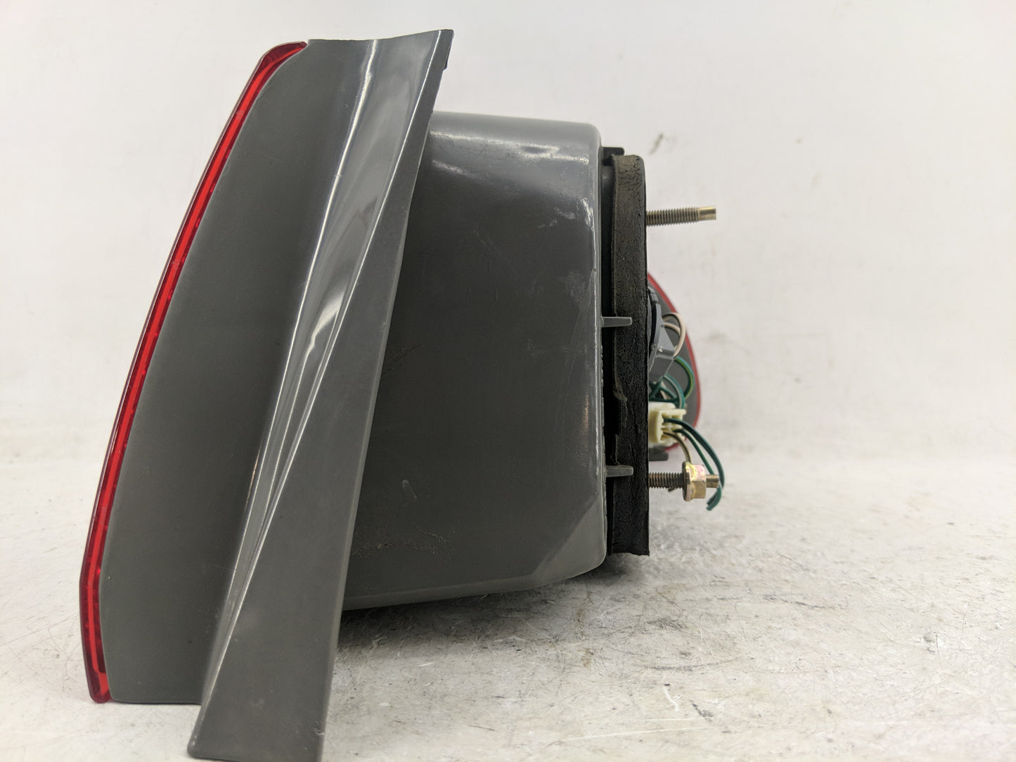 1998-2002 Toyota Corolla Tail Light Assembly Driver Left OEM P/N:938 744 00 Fits Fits 1998 1999 2000 2001 2002 OEM Used Auto
