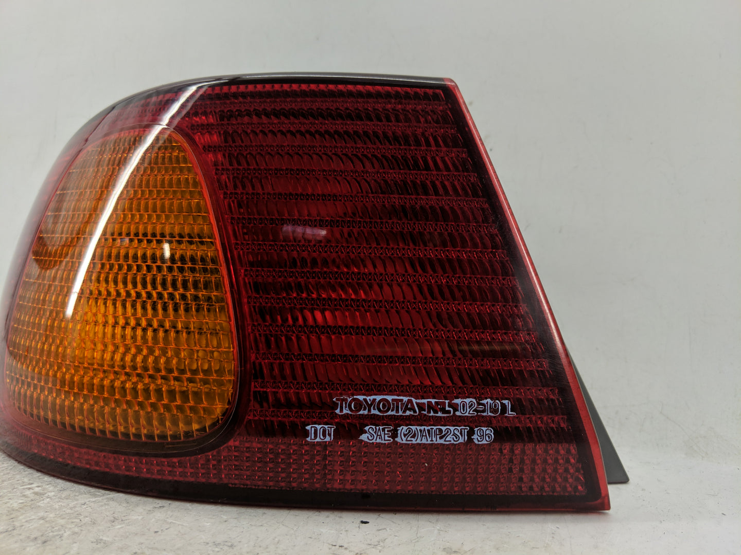 1998-2002 Toyota Corolla Tail Light Assembly Driver Left OEM Fits Fits 1998 1999 2000 2001 2002 OEM Used Auto Parts - Oemuse