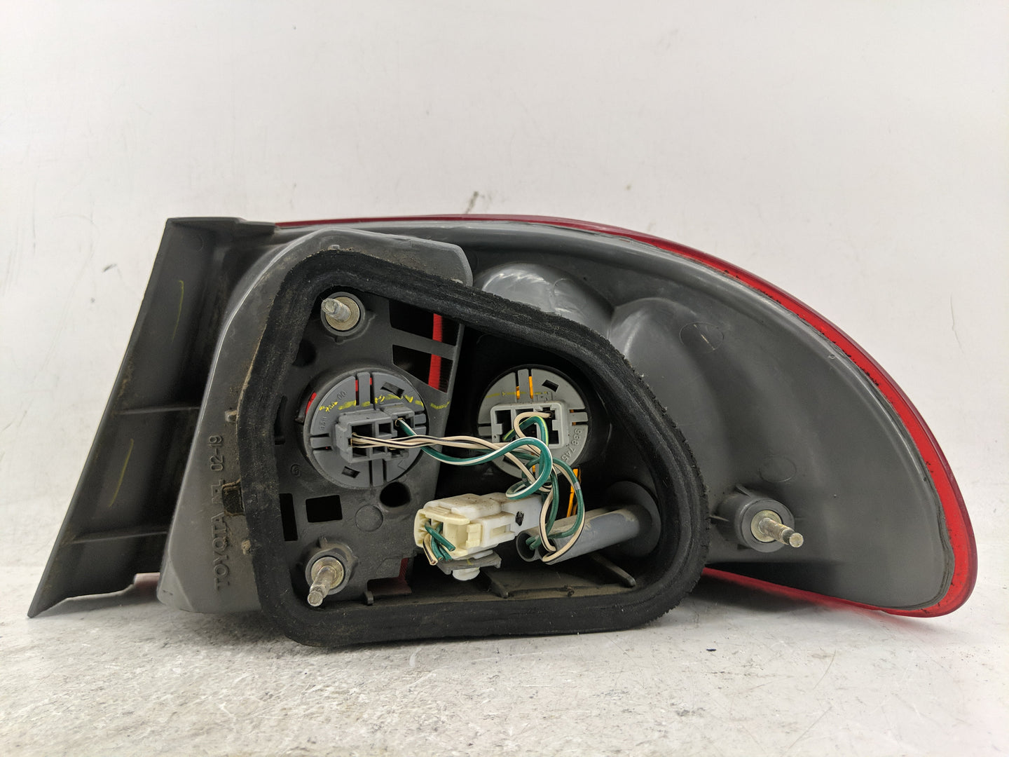 1998-2002 Toyota Corolla Tail Light Assembly Driver Left OEM Fits Fits 1998 1999 2000 2001 2002 OEM Used Auto Parts - Oemuse