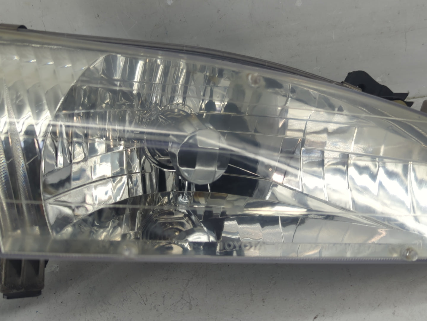 1998-2000 Toyota Corolla Passenger Right Oem Head Light Headlight Lamp - Oemusedautoparts1.com