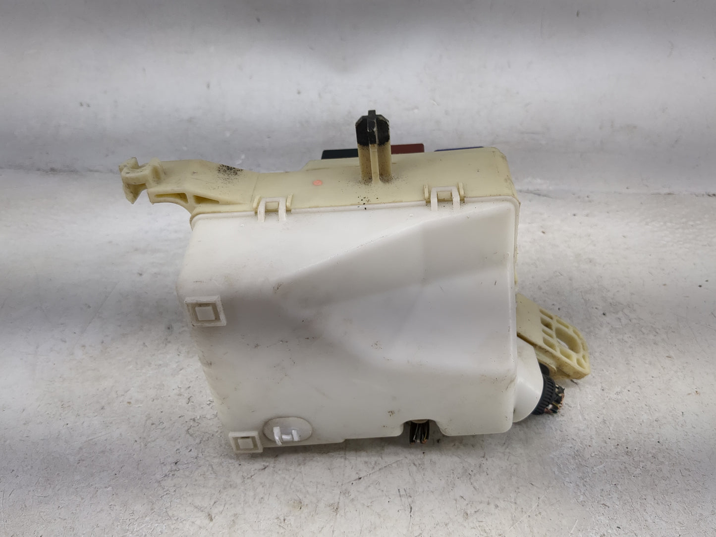 2000-2002 Toyota Echo Fusebox Fuse Box Panel Relay Module Fits Fits 2000 2001 2002 OEM Used Auto Parts - Oemusedautoparts1.c