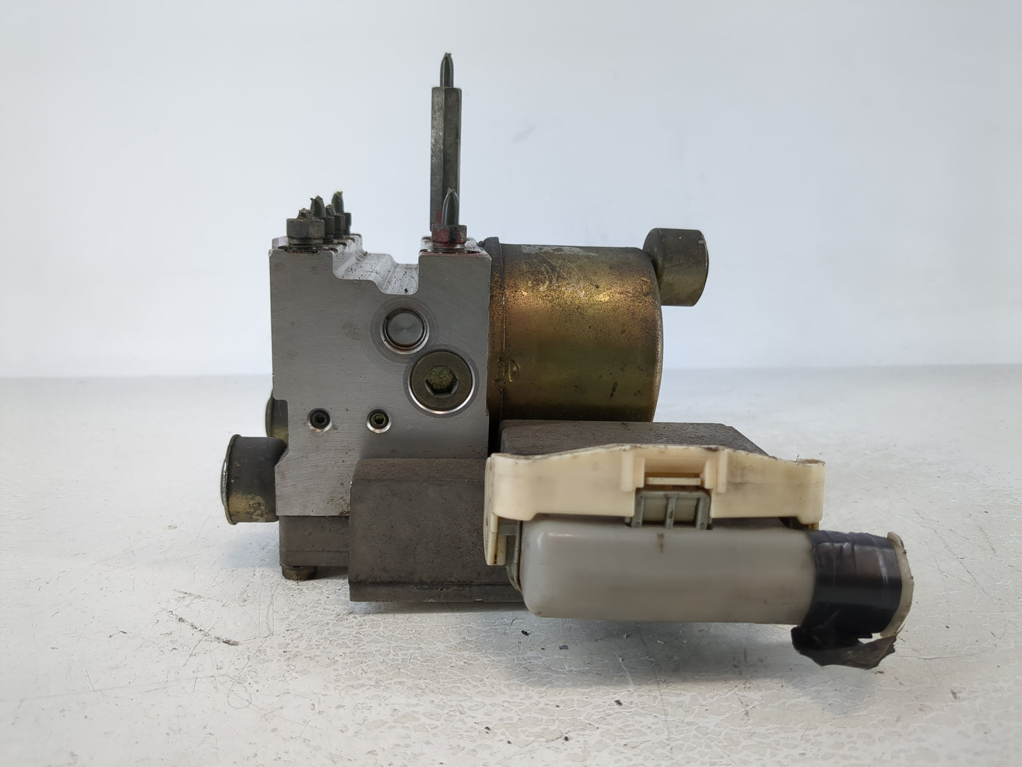 1998-2001 Toyota Sienna ABS Pump Control Module Replacement P/N:44510 08010 Fits Fits 1998 1999 2000 2001 OEM Used Auto Part