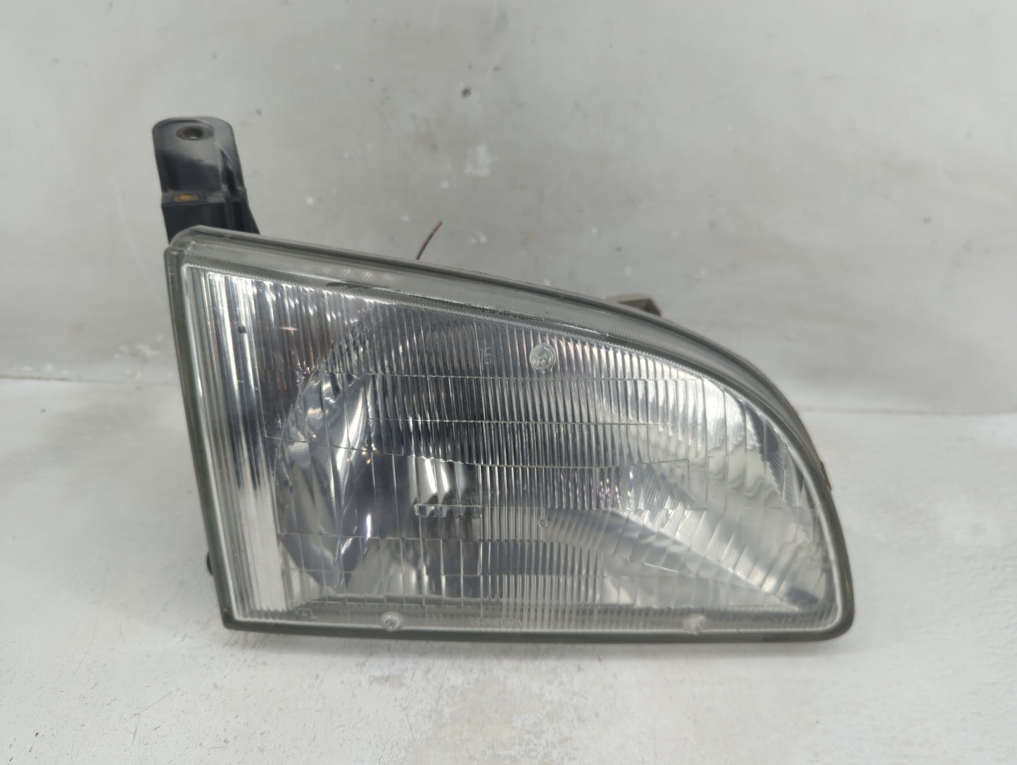 1998-2000 Toyota Sienna Passenger Right Oem Head Light Headlight Lamp - Oemusedautoparts1.com