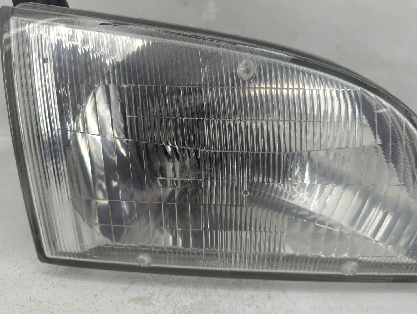 1998-2000 Toyota Sienna Passenger Right Oem Head Light Headlight Lamp - Oemusedautoparts1.com
