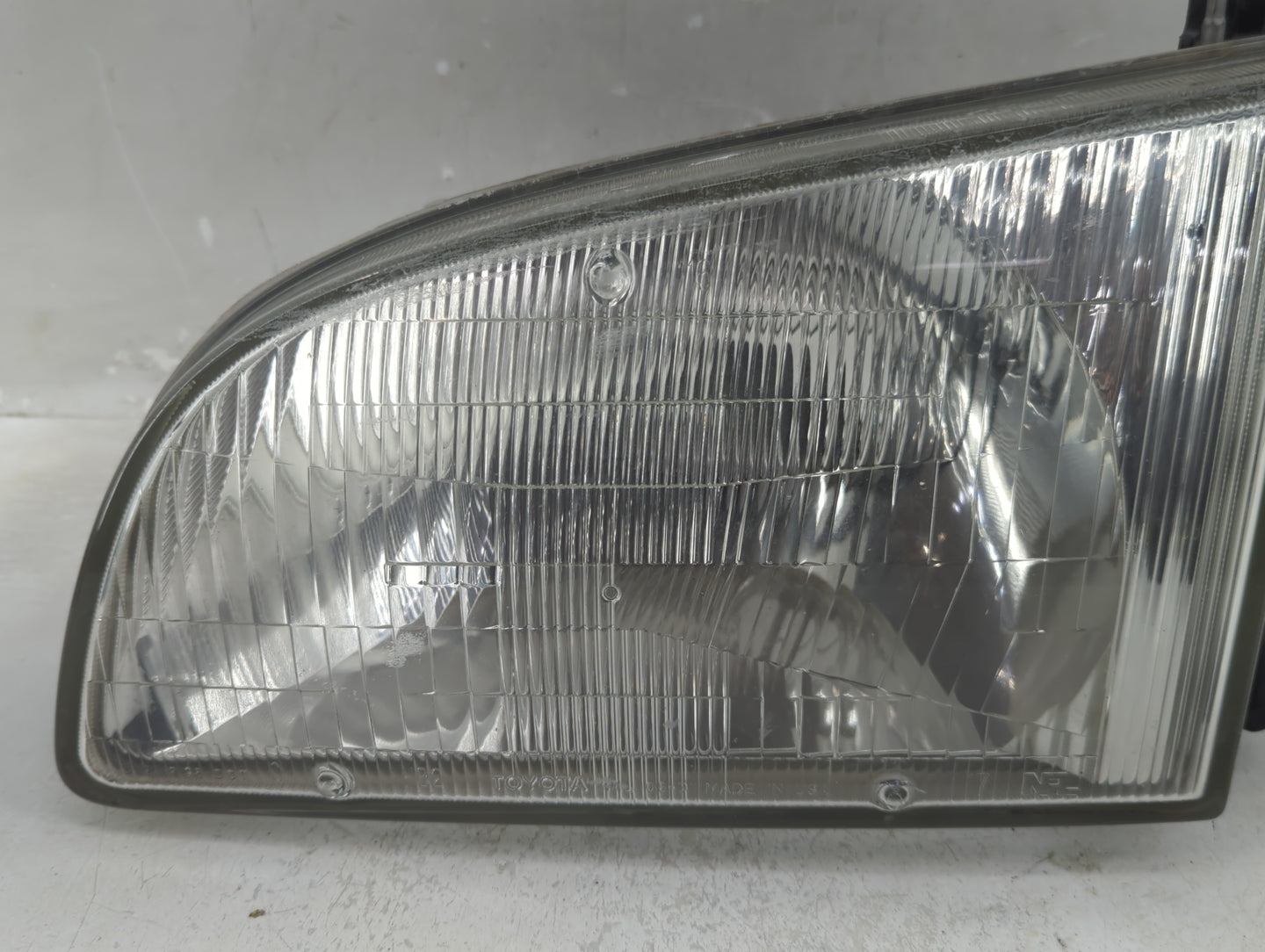 1998-2000 Toyota Sienna Passenger Right Oem Head Light Headlight Lamp - Oemusedautoparts1.com