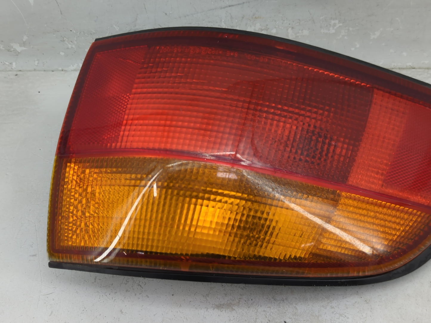 1998-2000 Toyota Sienna Tail Light Assembly Passenger Right OEM Fits Fits 1998 1999 2000 OEM Used Auto Parts - Oemusedautopa