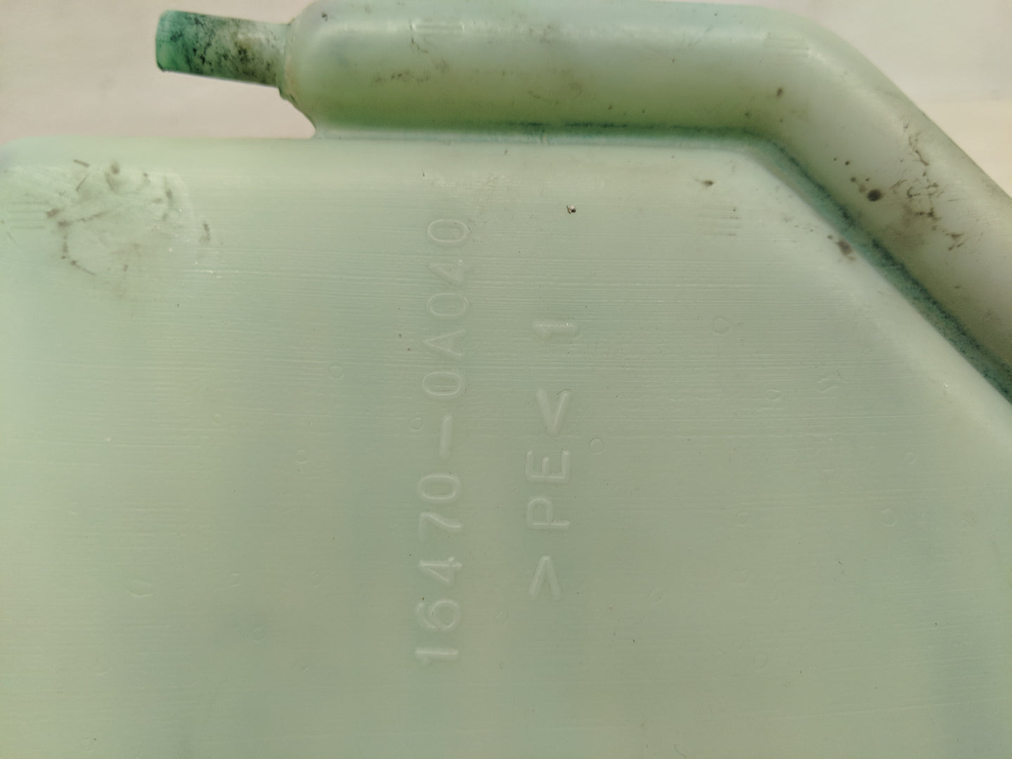 1998-2003 Toyota Sienna Windshield Washer Fluid Reservoir Bottle Oem - Oemusedautoparts1.com