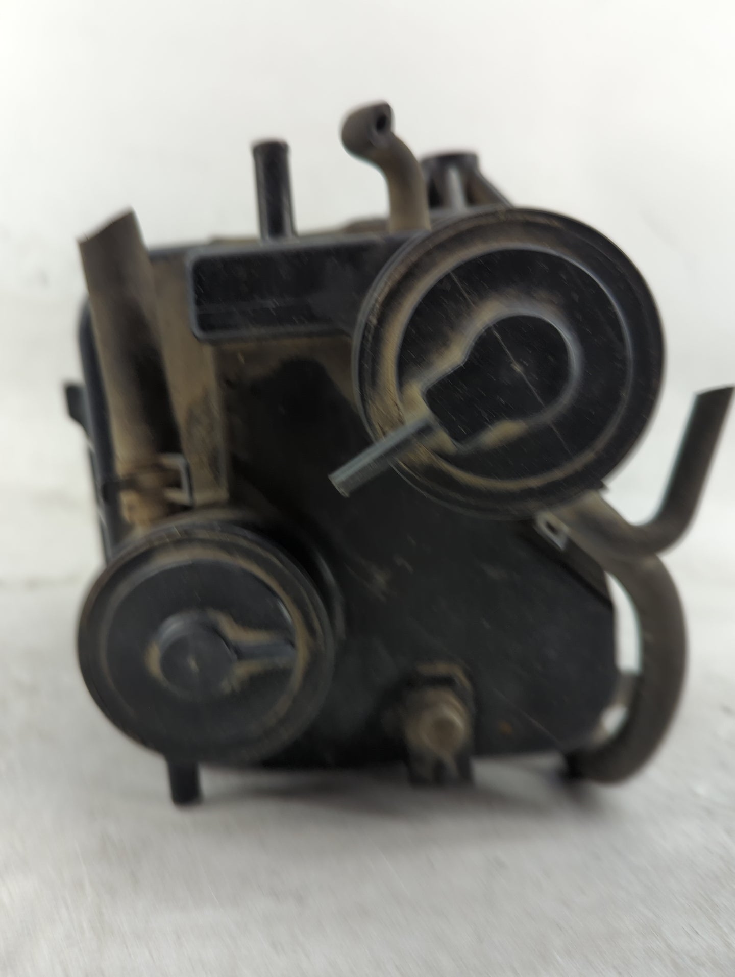 2000 Toyota Sienna Fuel Vapor Charcoal Canister 1449800 - Oemusedautoparts1.com