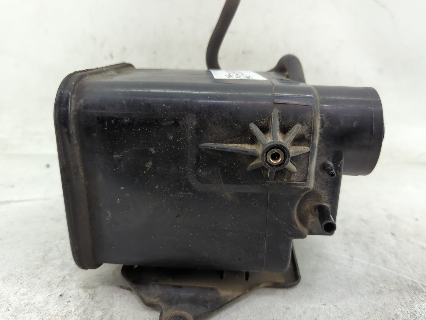 2000 Toyota Sienna Fuel Vapor Charcoal Canister 1449808 - Oemusedautoparts1.com