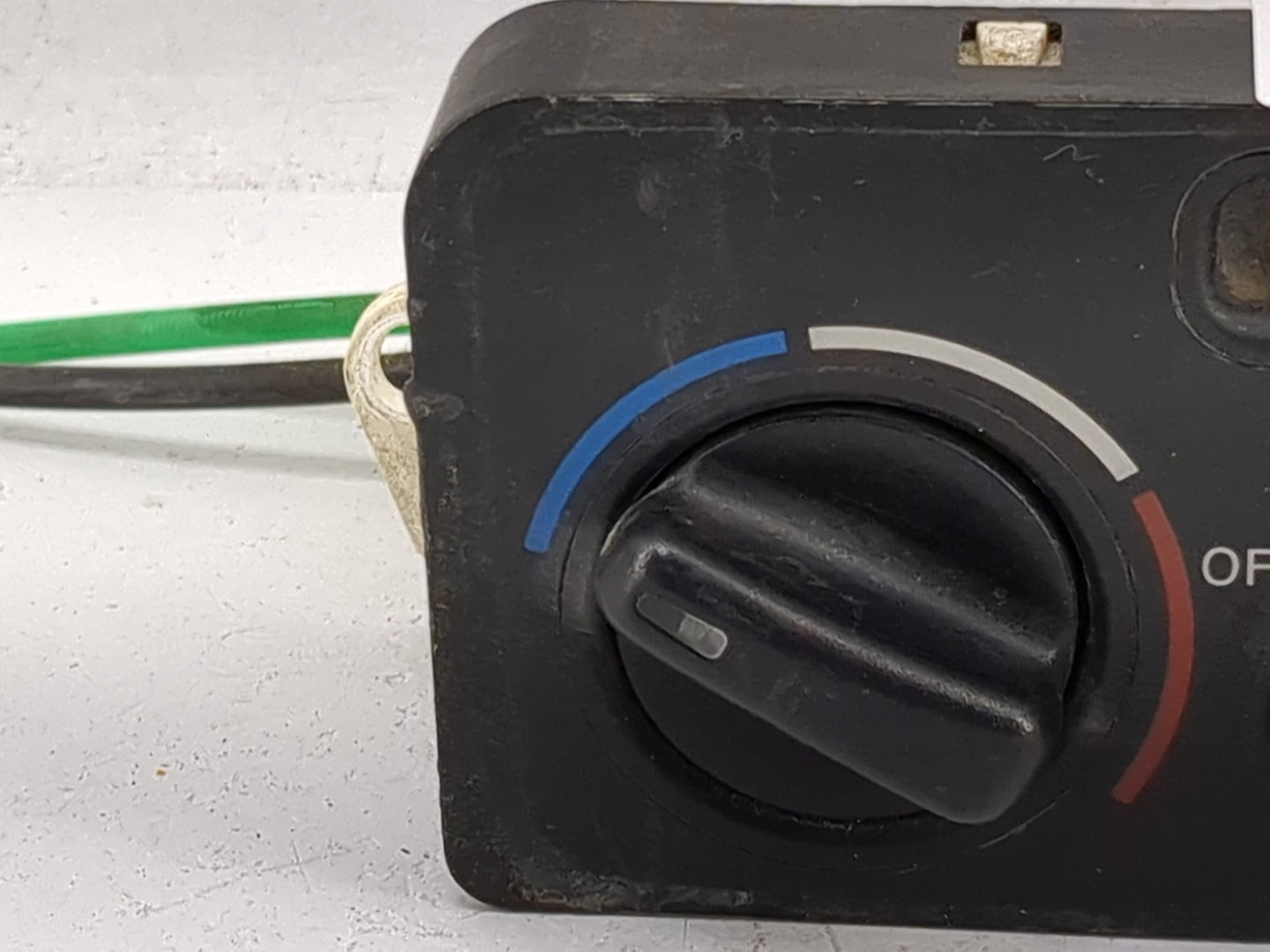 2000 Toyota Sienna Climate Control Module Temperature AC/Heater Replacement P/N:204RL Fits OEM Used Auto Parts - Oemusedauto