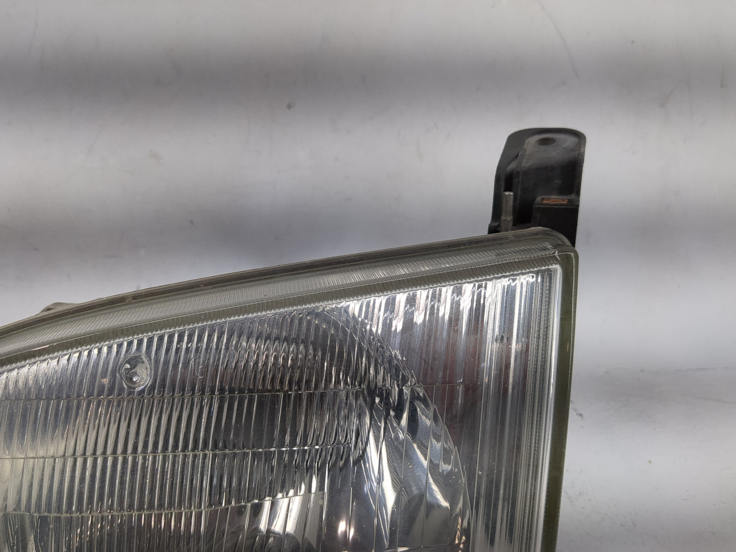 1998-2000 Toyota Sienna Driver Left Oem Head Light Headlight Lamp - Oemusedautoparts1.com