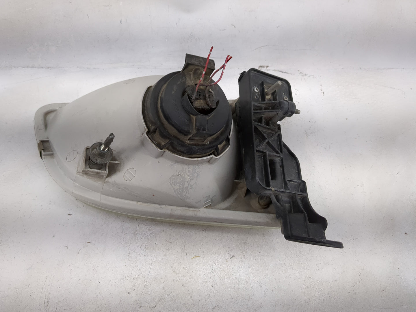 1998-2000 Toyota Sienna Driver Left Oem Head Light Headlight Lamp - Oemusedautoparts1.com