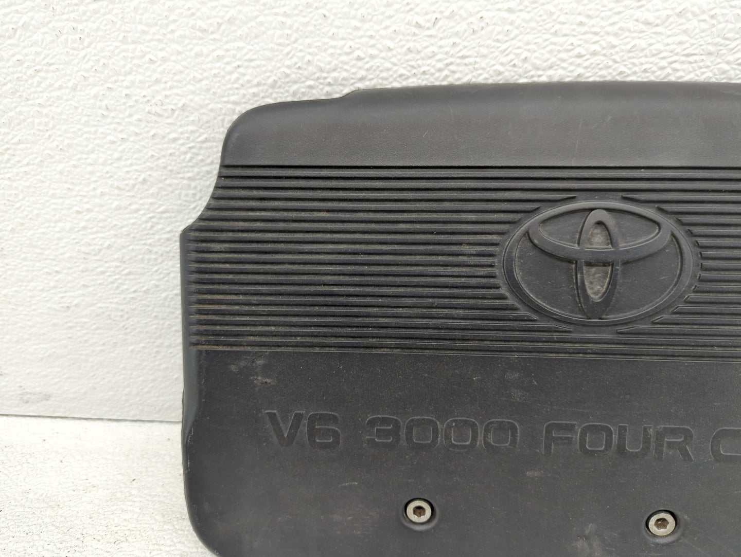 2000 Toyota Sienna Engine Cover - Oemusedautoparts1.com