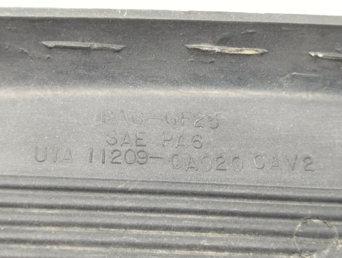 2000 Toyota Sienna Engine Cover - Oemusedautoparts1.com