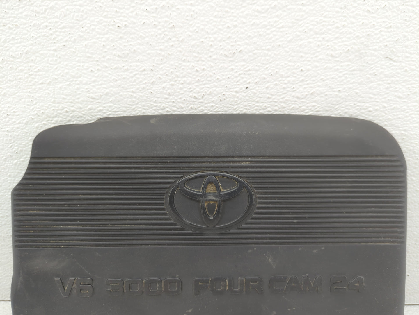 2000 Toyota Sienna Engine Cover - Oemusedautoparts1.com