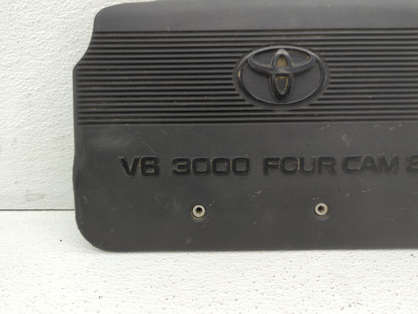 2000 Toyota Sienna Engine Cover - Oemusedautoparts1.com