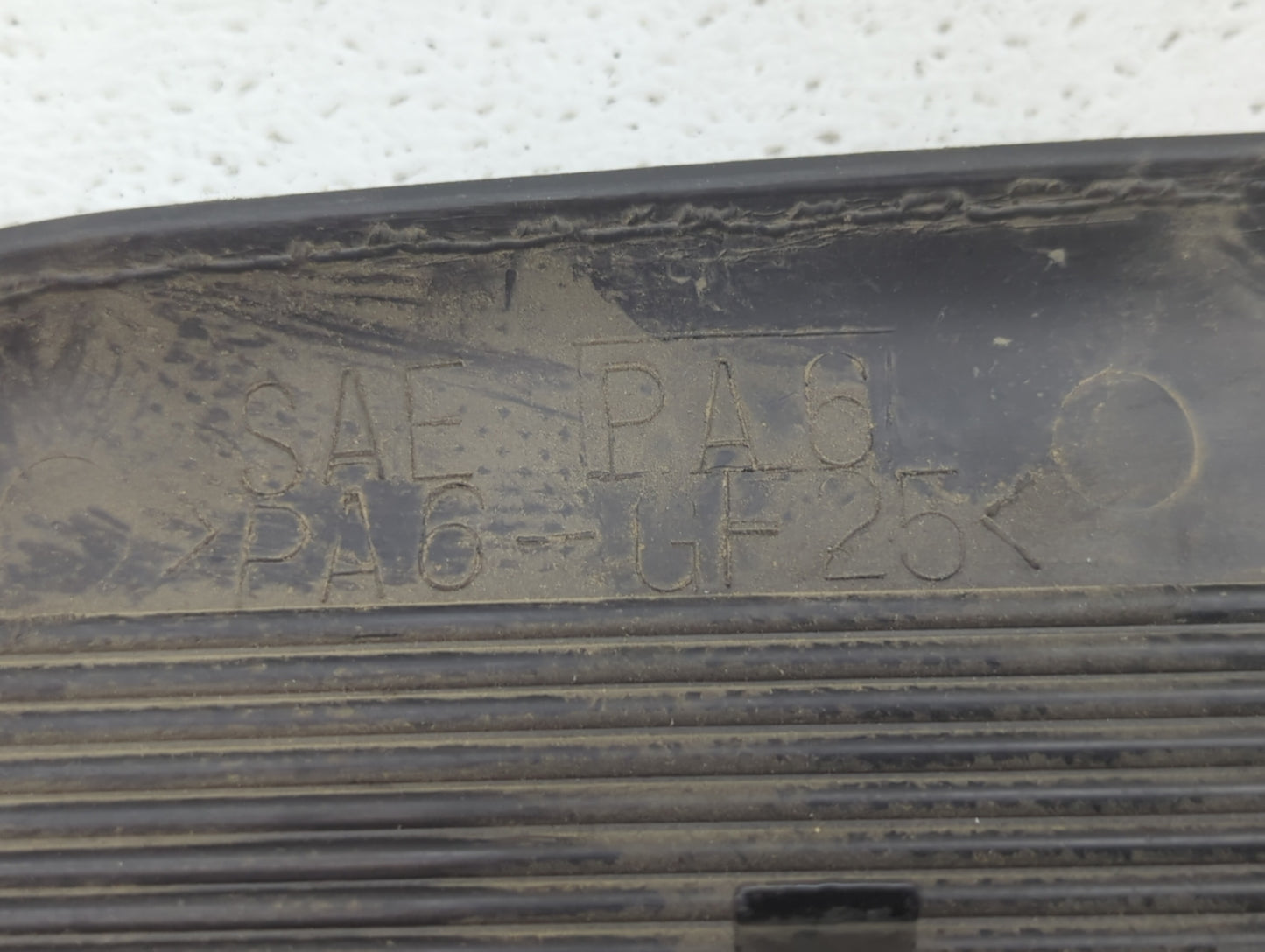 2000 Toyota Sienna Engine Cover - Oemusedautoparts1.com